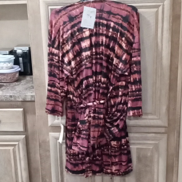 Very Nice Pajama Set (Women's Size Small is the only size that I have!) - Picture 7 of 9